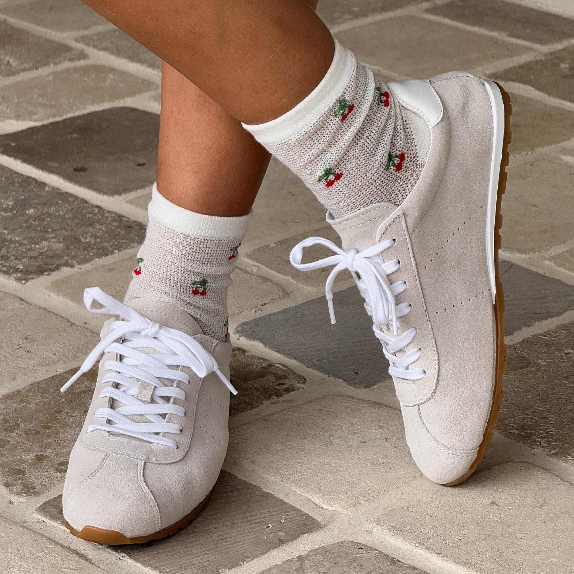 CHERRY WAFFLE KNIT SOCKS WHITE RED