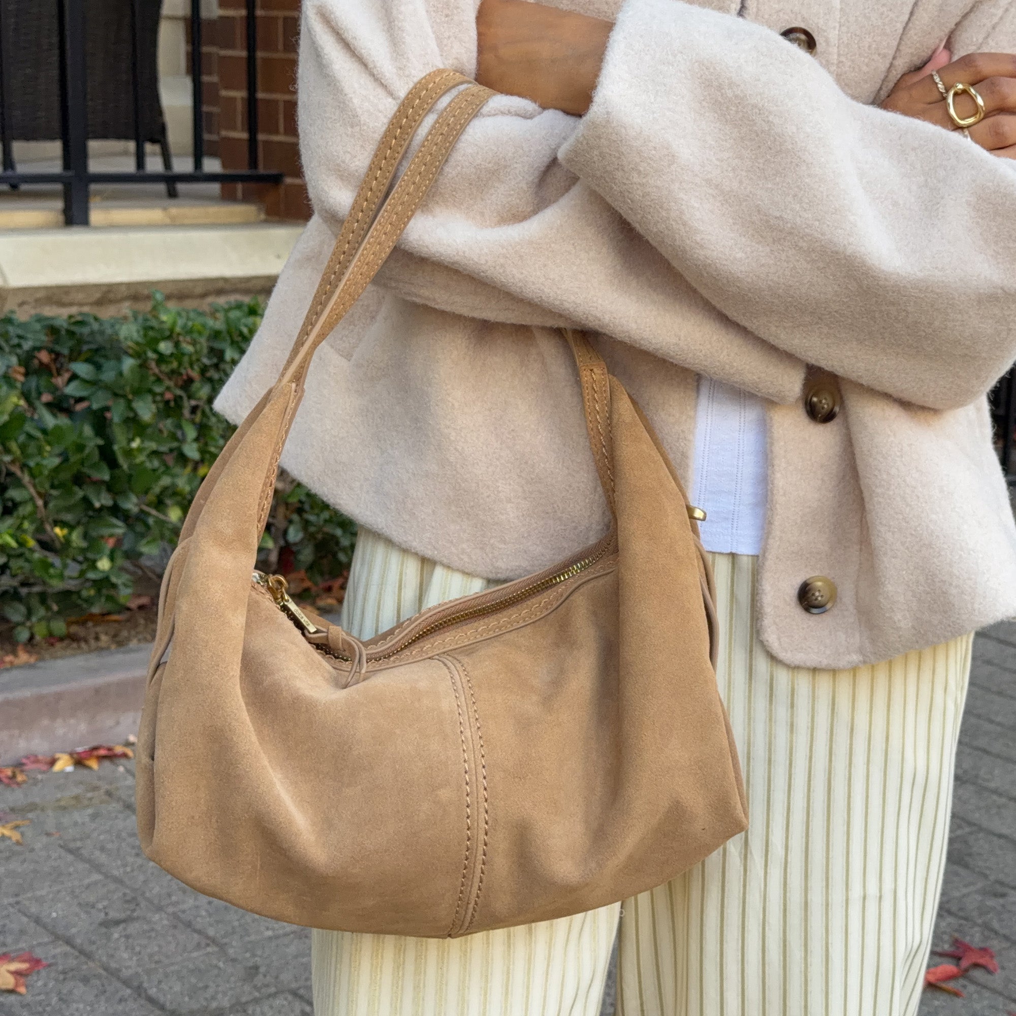 BILLY SHOULDER BAG CAMEL SUEDE