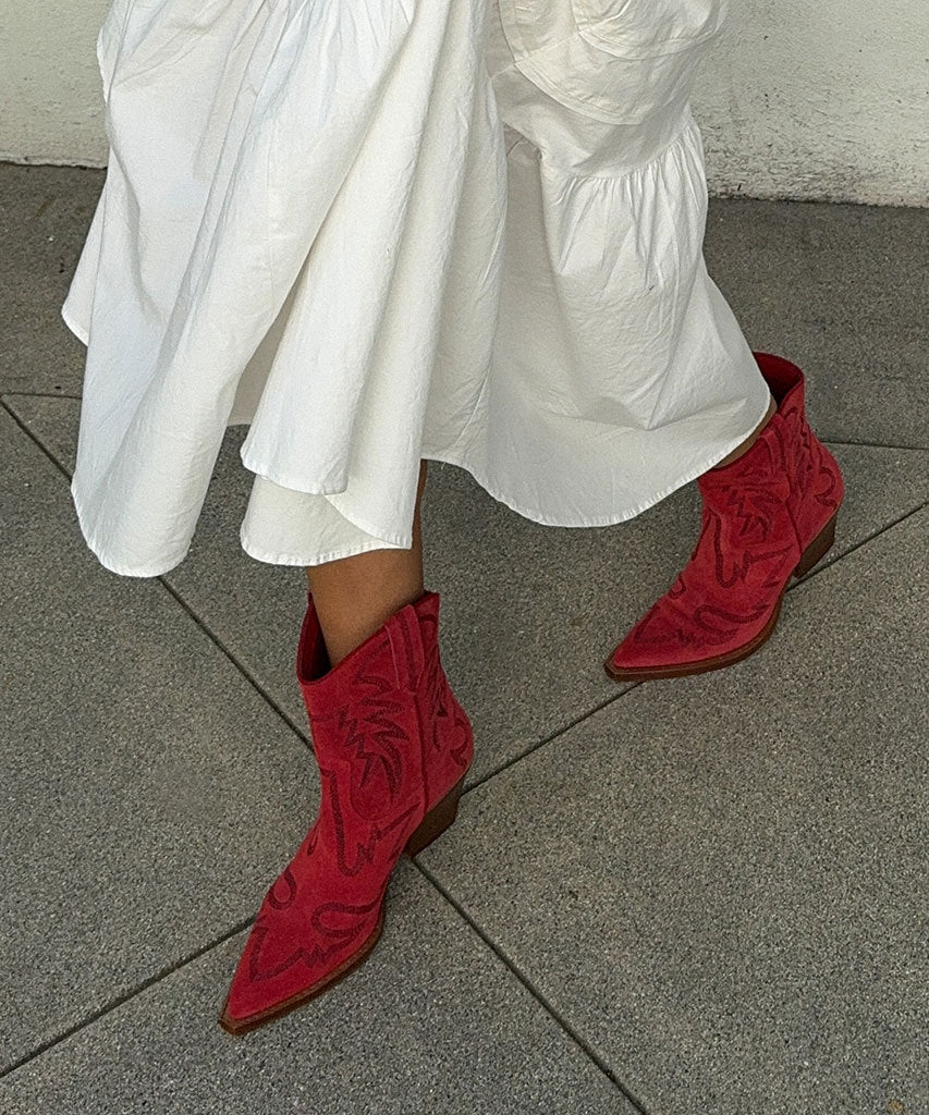 RUNA BOOTS RED SUEDE - image 16