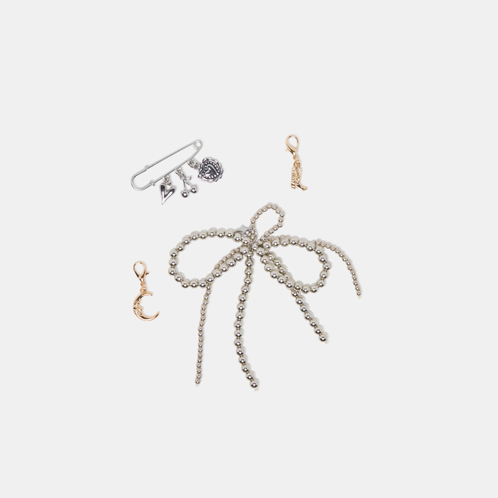 DAYANA SNEAKERS WHITE LACE + PIN CHARM BUNDLE