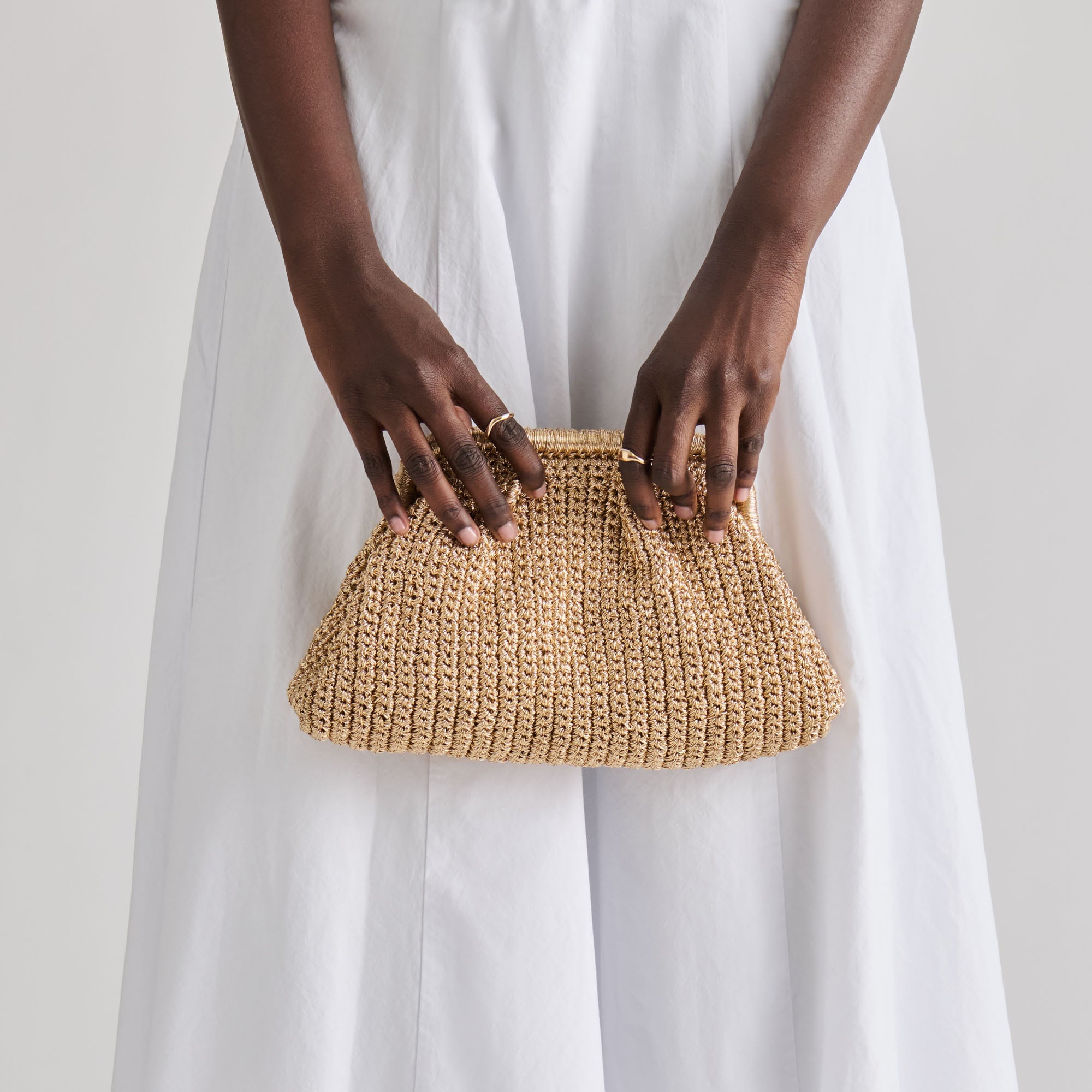 IONE CLUTCH GOLD CROCHET