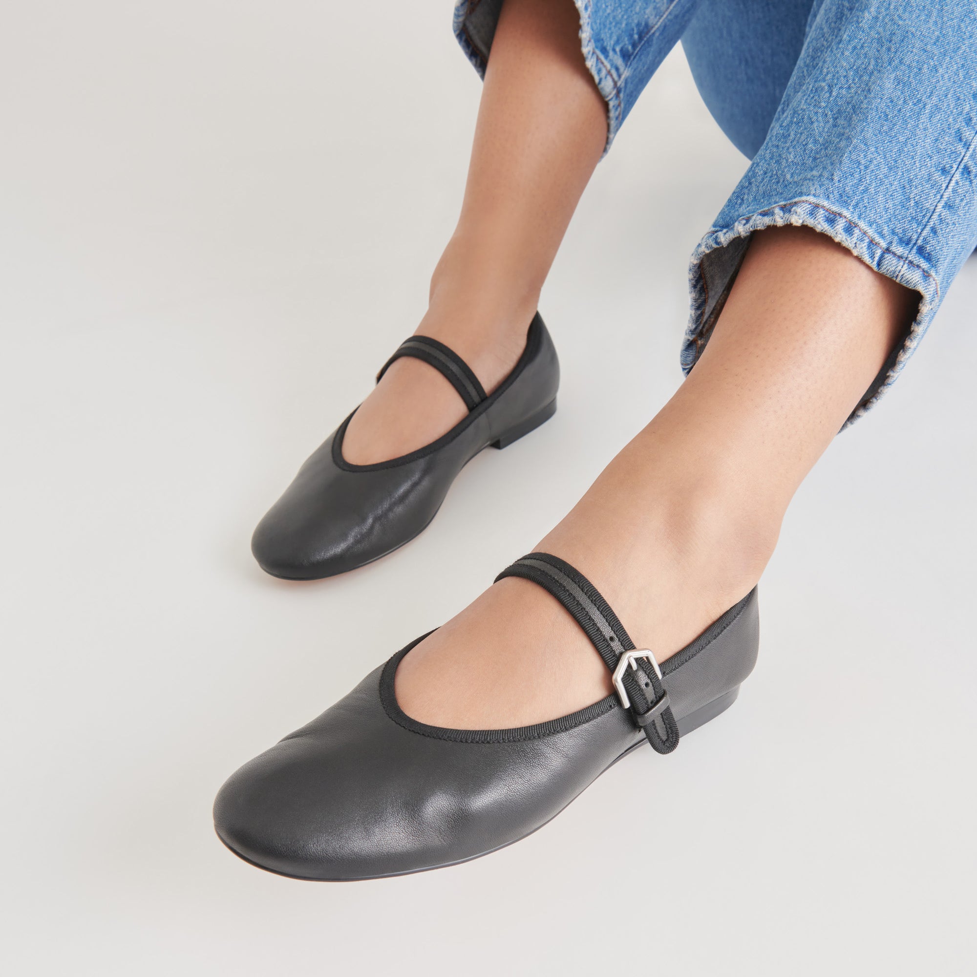 ROSLYN BALLET FLATS BLACK LEATHER Dolce Vita ROSLYN BALLET FLATS BLACK LEATHER Dolce Vita