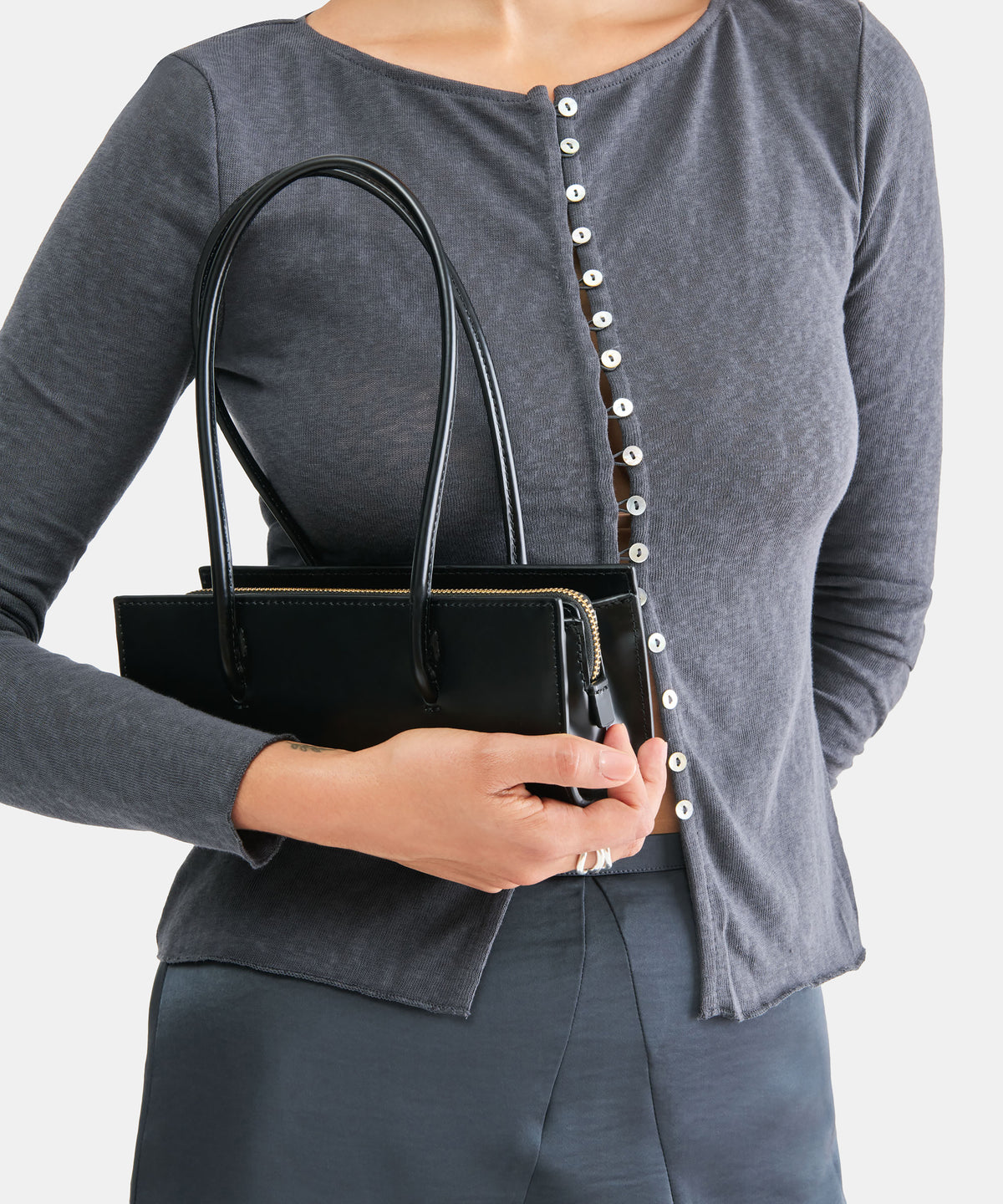 BESTIE HANDBAG BLACK LEATHER - view 2