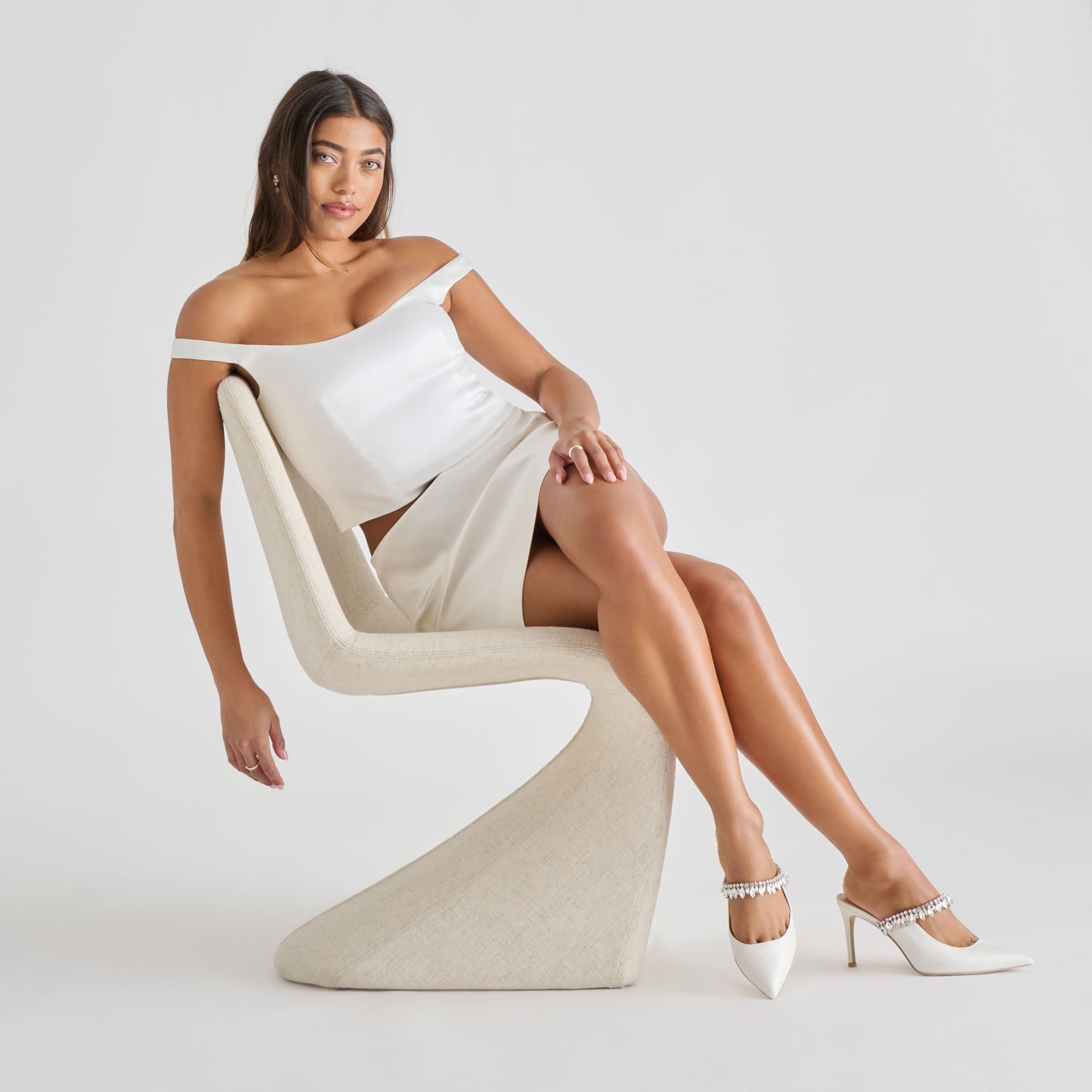 KELI CRYSTAL HEELS WHITE SATIN