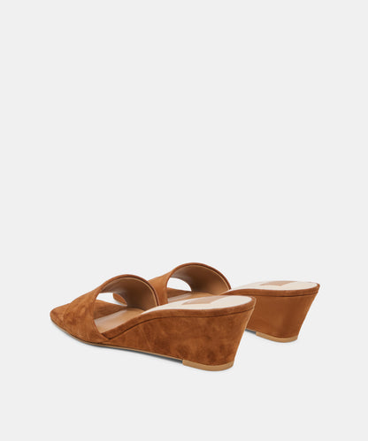 QAILY WIDE WEDGES BROWN SUEDE