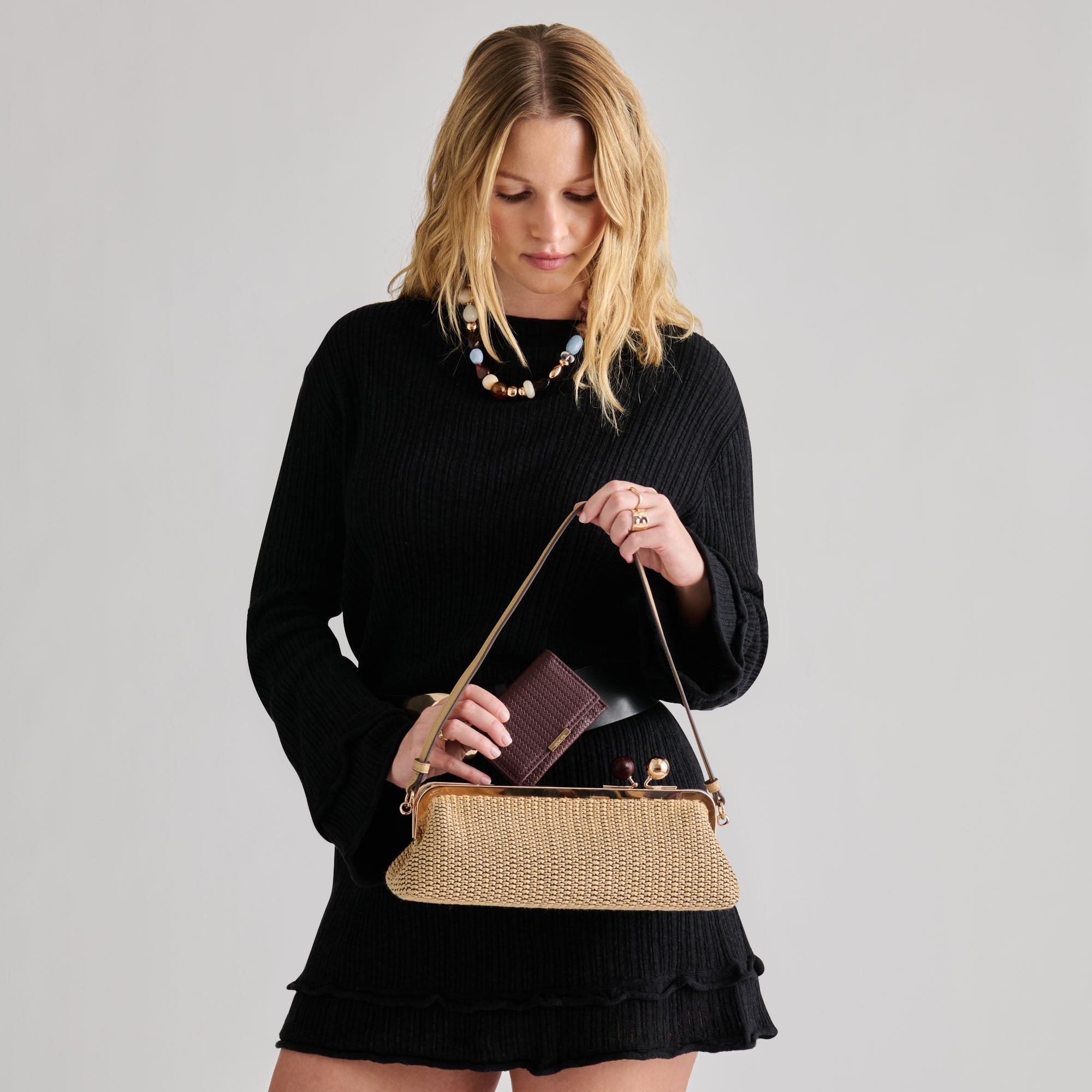 AMBRIAA SHOULDER BAG NATURAL RAFFIA