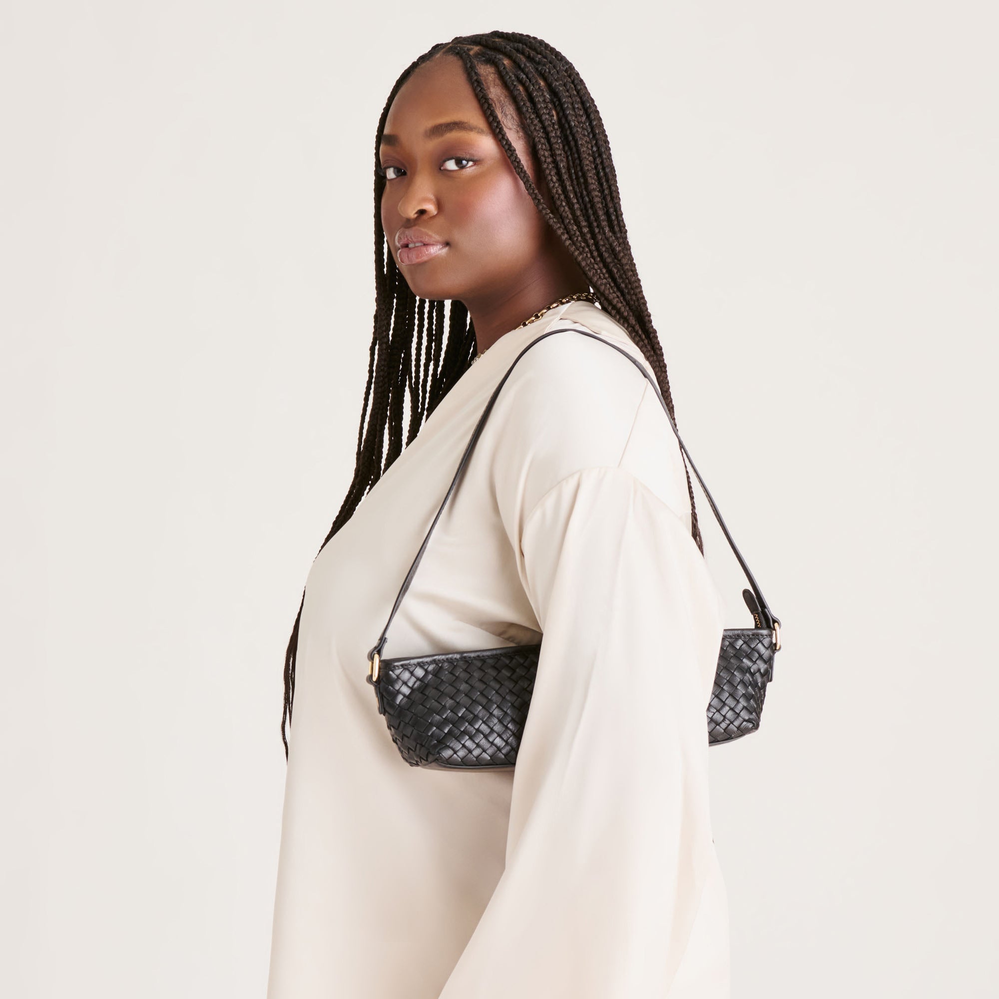 SAVAII WOVEN SHOULDER BAG BLACK WOVEN LEATHER