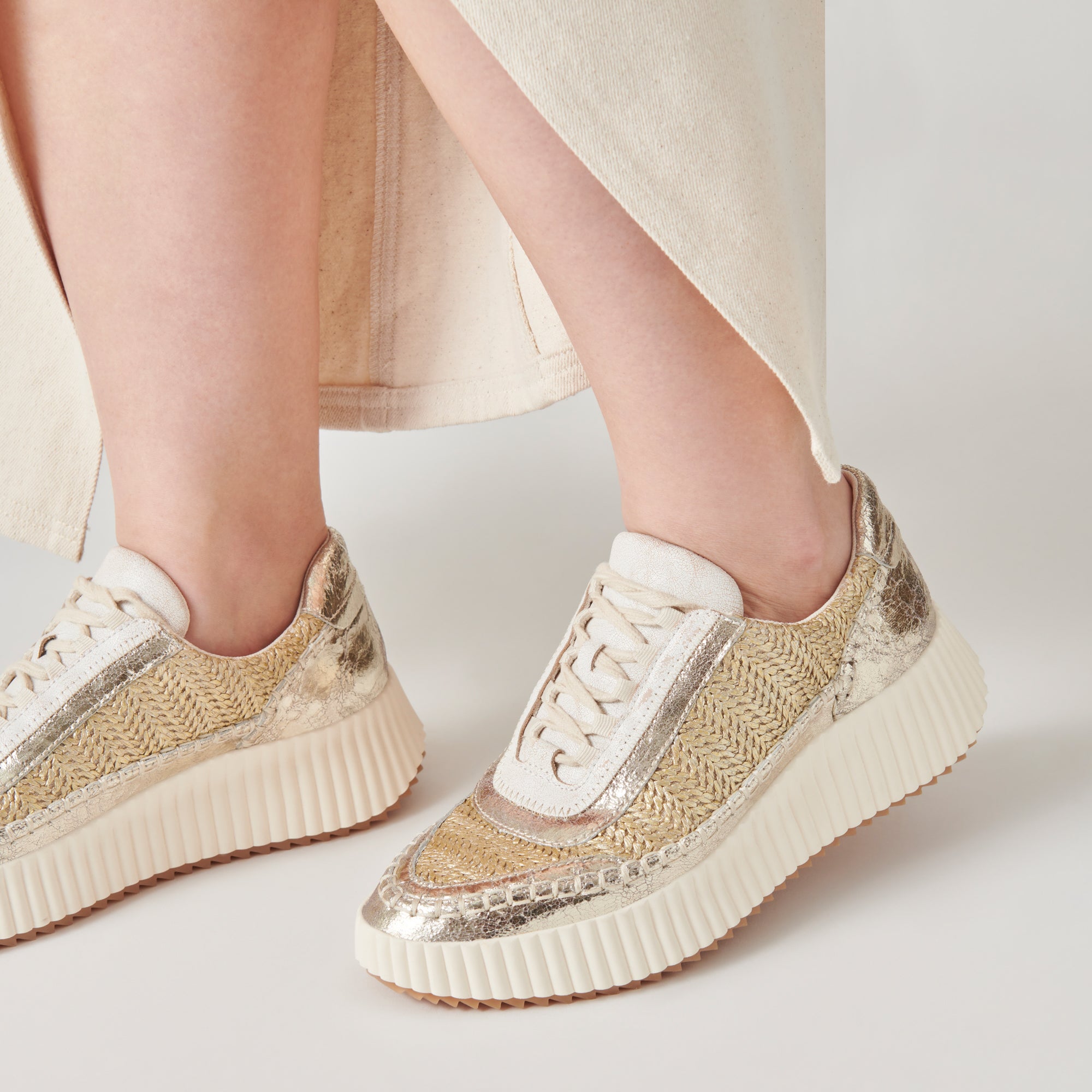 DOLEN SNEAKERS GOLD KNIT Dolce Vita