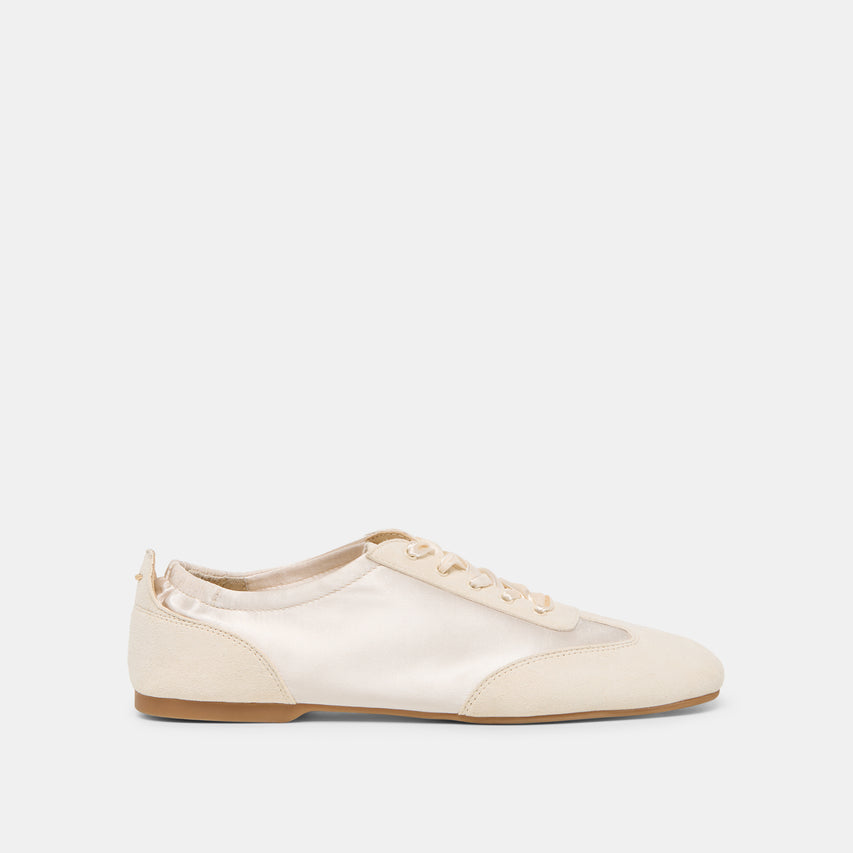 ITZY SNEAKERS VANILLA SATIN