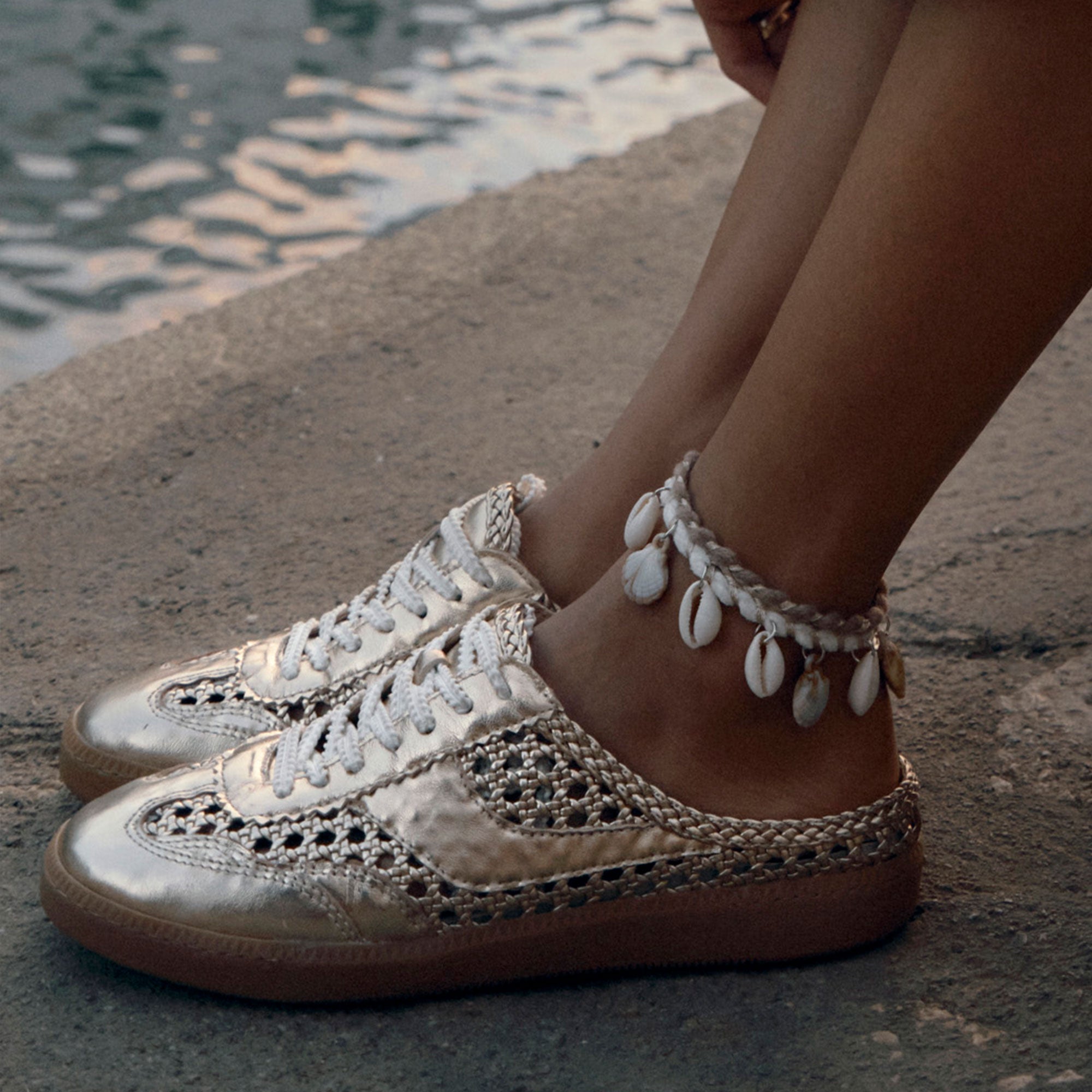 NOTICE SLIDE WOVEN SNEAKERS GOLD WOVEN STELLA