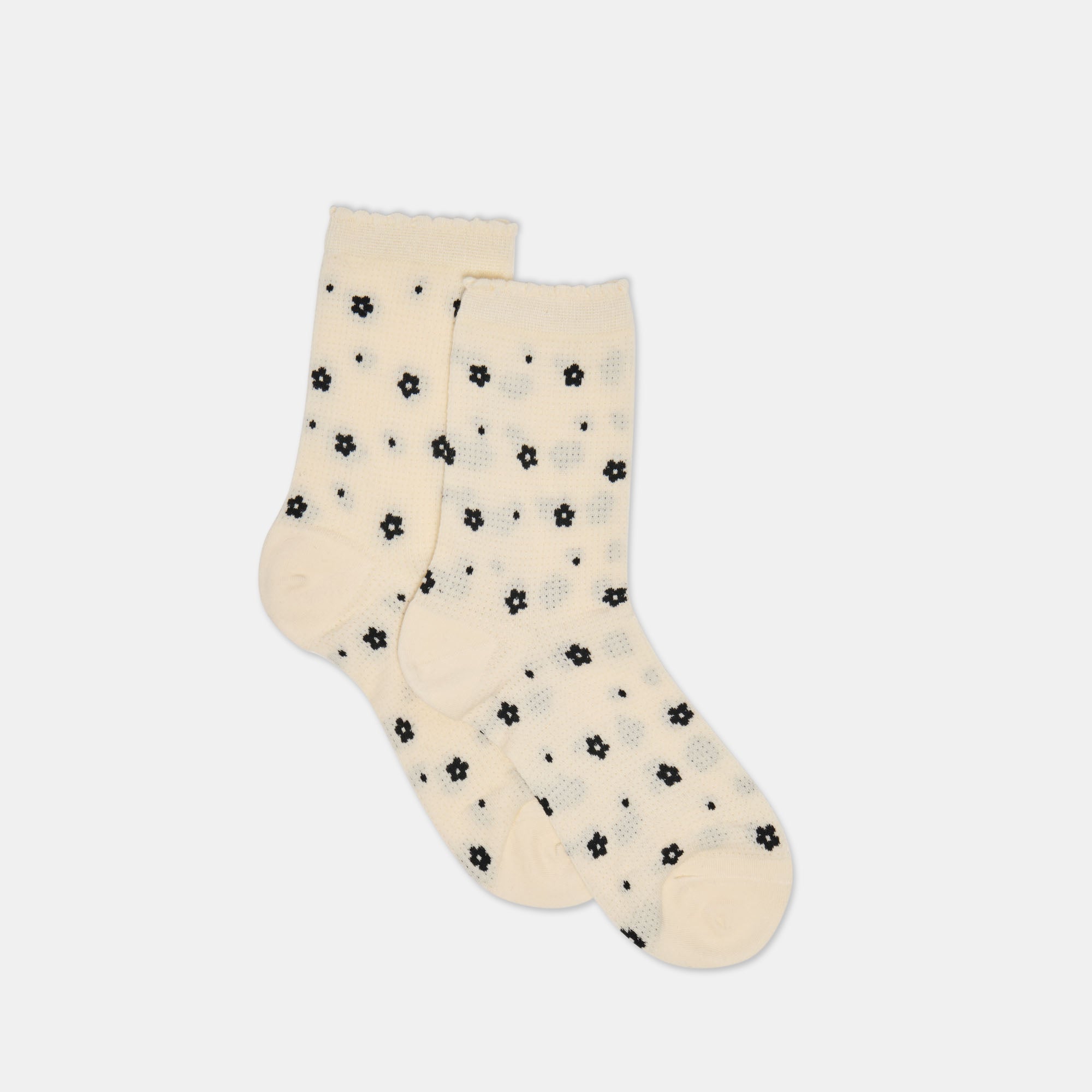 Flower Mesh White Black Anklet Socks | Dolce Vita