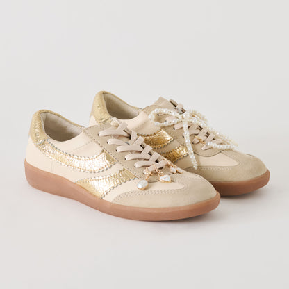 MERIT SNEAKERS WHITE GOLD LEATHER + PEARL CHARM BUNDLE