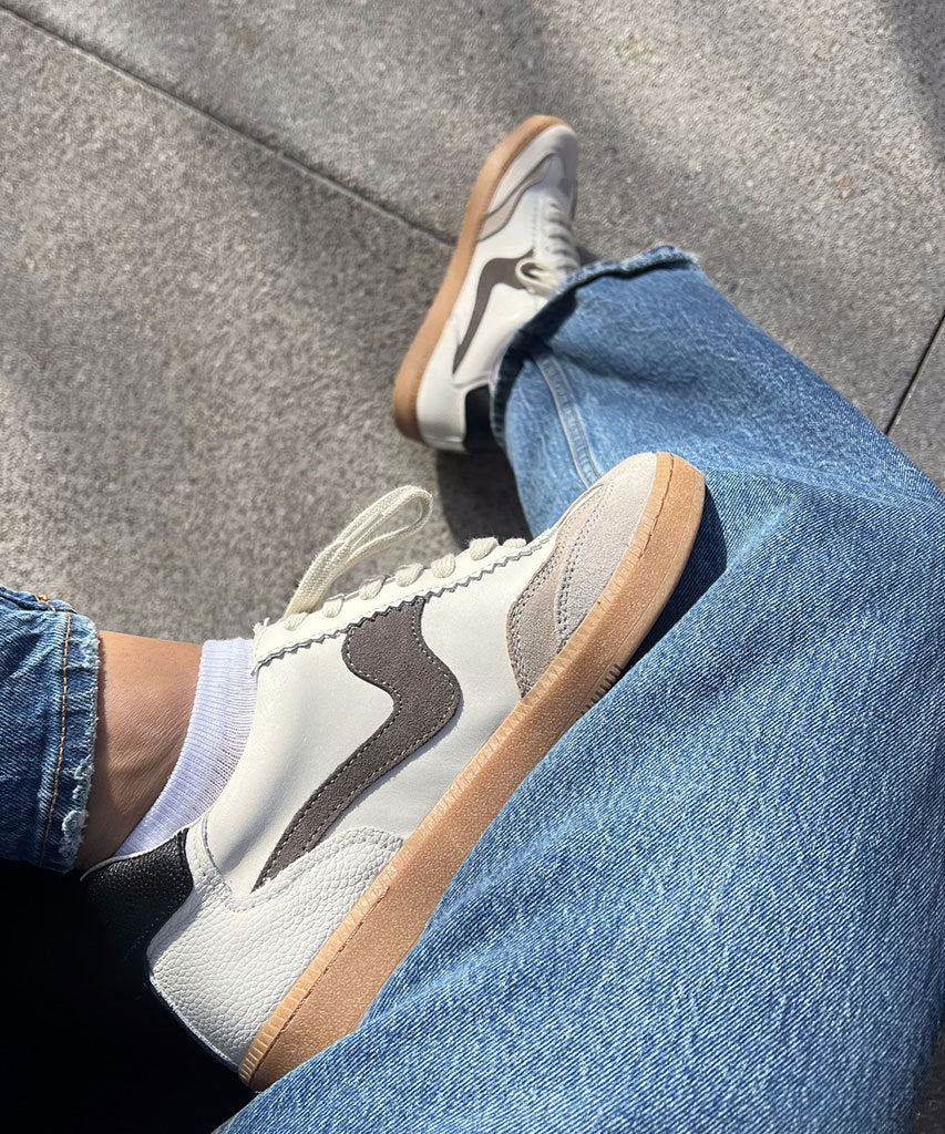 Notice Sneakers White Grey Leather Leather Gum Sole Sneakers