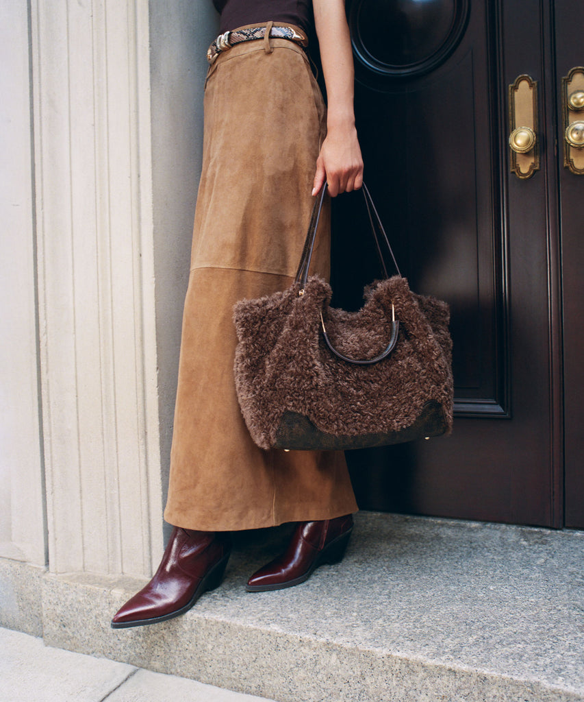 NOMAD TOTE CHOCOLATE FAUX FUR