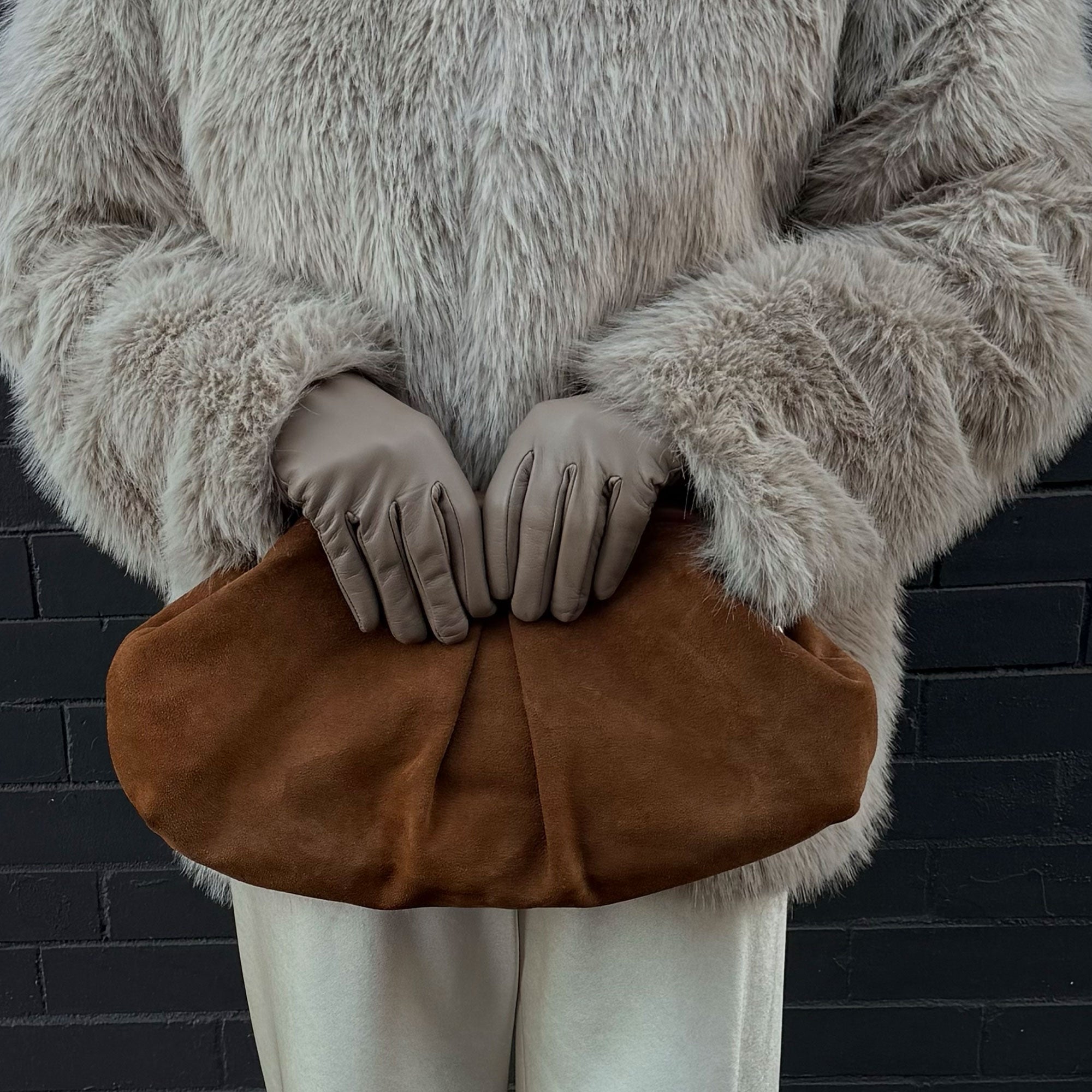 SAHARA CLUTCH COGNAC SUEDE