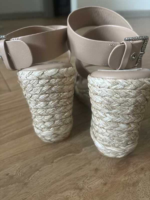 CAFE LEATHER / 9 / 276_Kimberly_105349