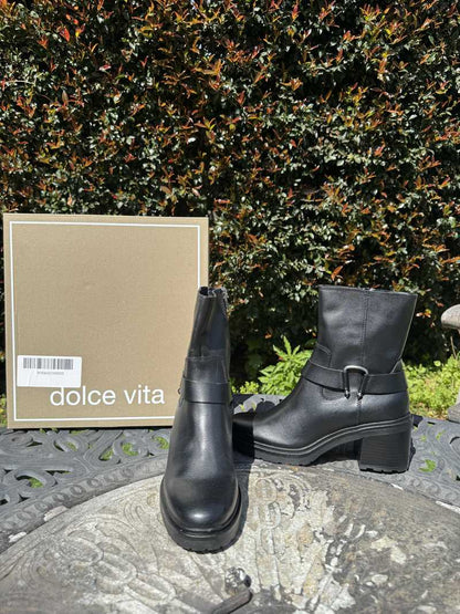 BLACK LEATHER / 8.5 / V001_Rachel_110626