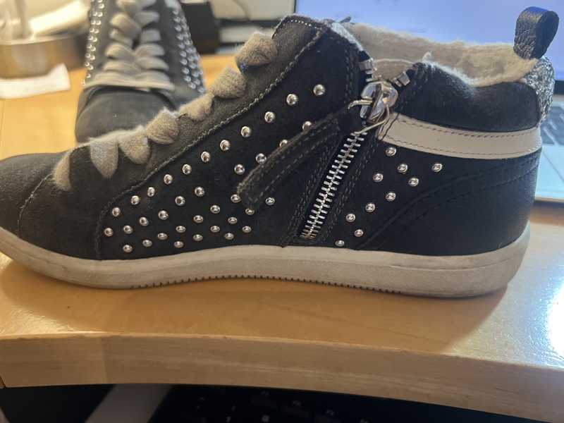 NIKKO SNEAKERS IN ANTHRACITE STUDDED SUEDE - re:vita