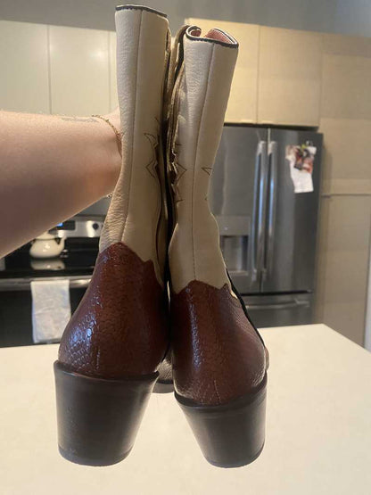 BROWN EMBOSSED LEATHER / 7 / 3_Alli_112125