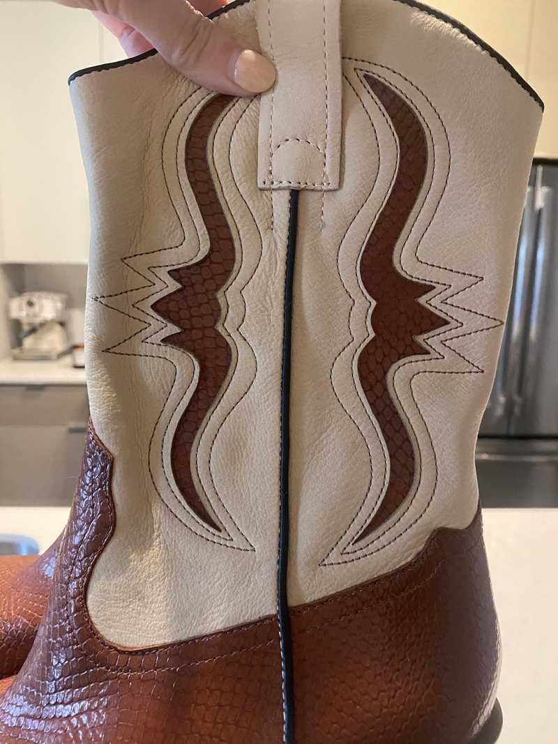 BROWN EMBOSSED LEATHER / 7 / 3_Alli_112125