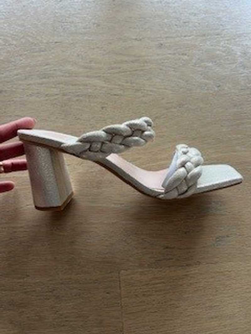 LIGHT GOLD METALLIC STELLA SUEDE / 9 / 45_Rachel_112223