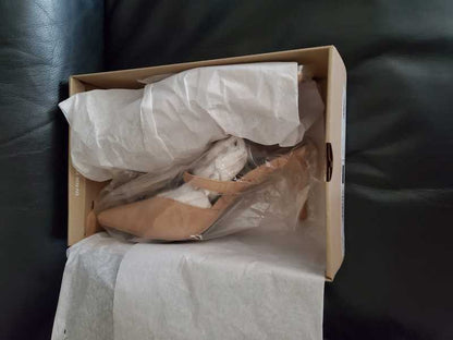 TAN SUEDE / 10 / V232_Deirdre_113057