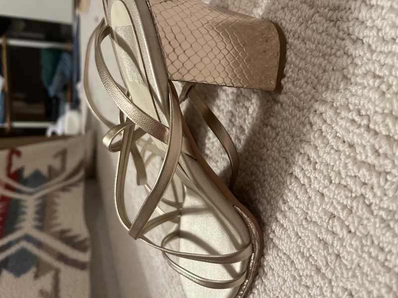 LIGHT GOLD METALLIC LEATHER / 9 / V712_Katie_114251