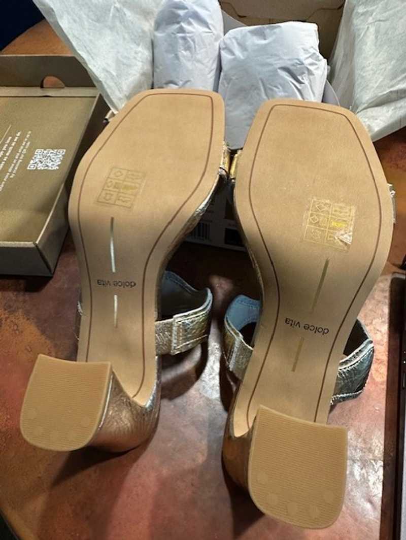 GOLD DISTRESSED LEATHER / 6.5 / V710_Liz_114664