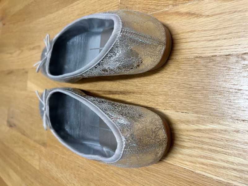 SILVER DISTRESSED LEATHER / 9.5 / V040_Nicole_114708