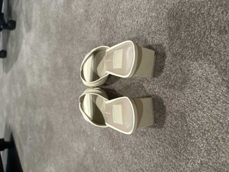 BONE LEATHER / 6 / V102_Nithya_114816