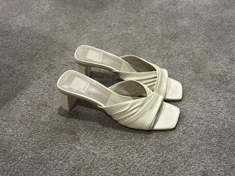 BONE LEATHER / 6 / V102_Nithya_114816