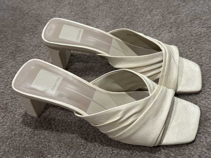 BONE LEATHER / 6 / V102_Nithya_114816