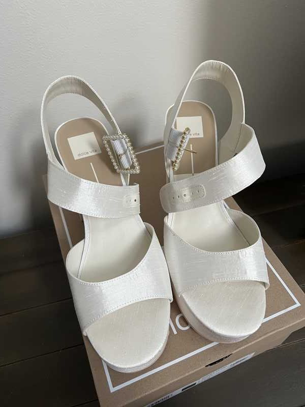 WHITE PEARLS / 11 / V100_Suvana_115376