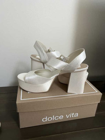 WHITE PEARLS / 11 / V100_Suvana_115376