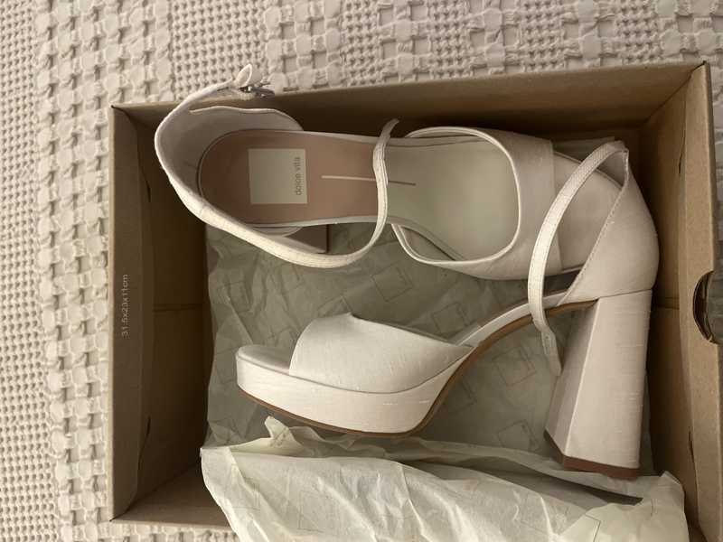 WHITE SATIN / 9 / V100_Brittany_115384