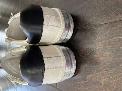 WHITE BLACK LEATHER / 7 / 148_Jennifer_115614