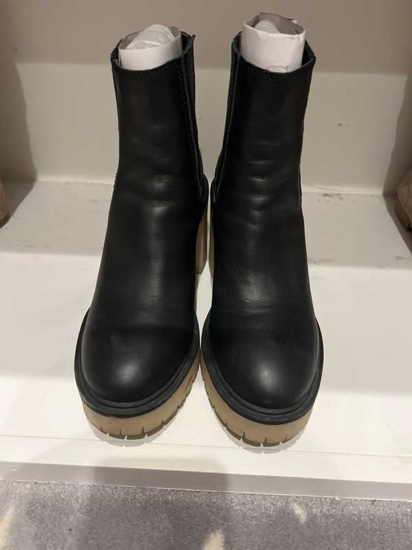 CASTER H2O BOOTIES IN BLACK LEATHER - re:vita