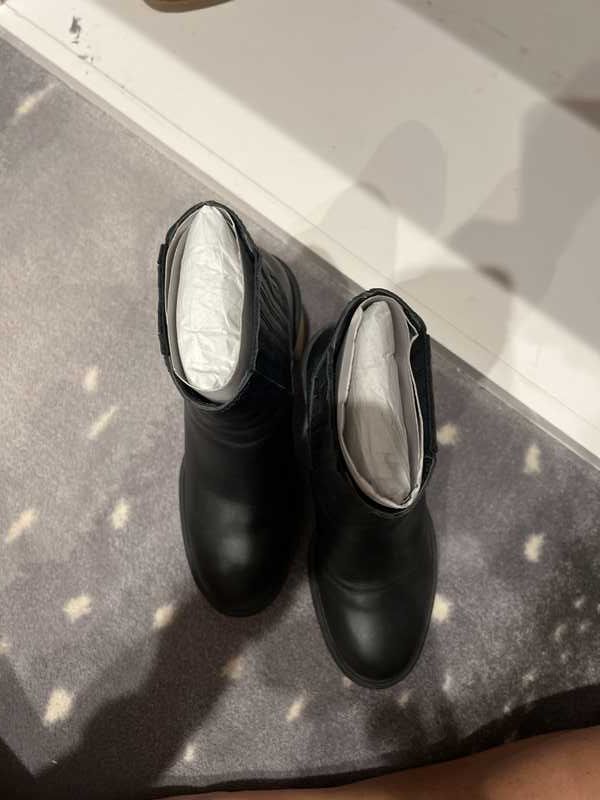 CASTER H2O BOOTIES IN BLACK LEATHER - re:vita