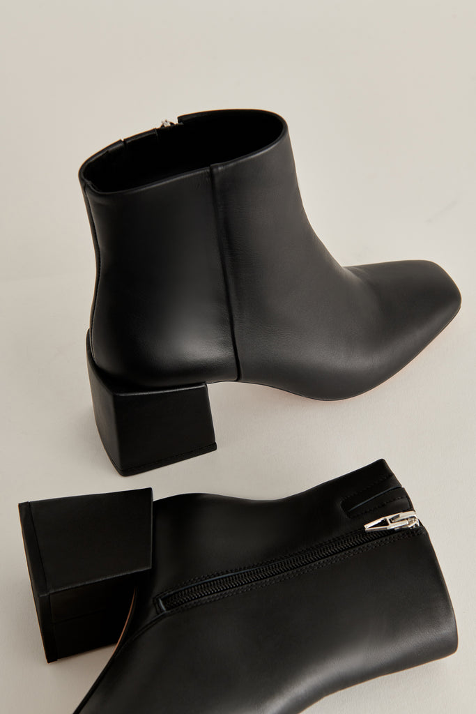 IMOGEN H2O BOOTIES BLACK LEATHER - image 8