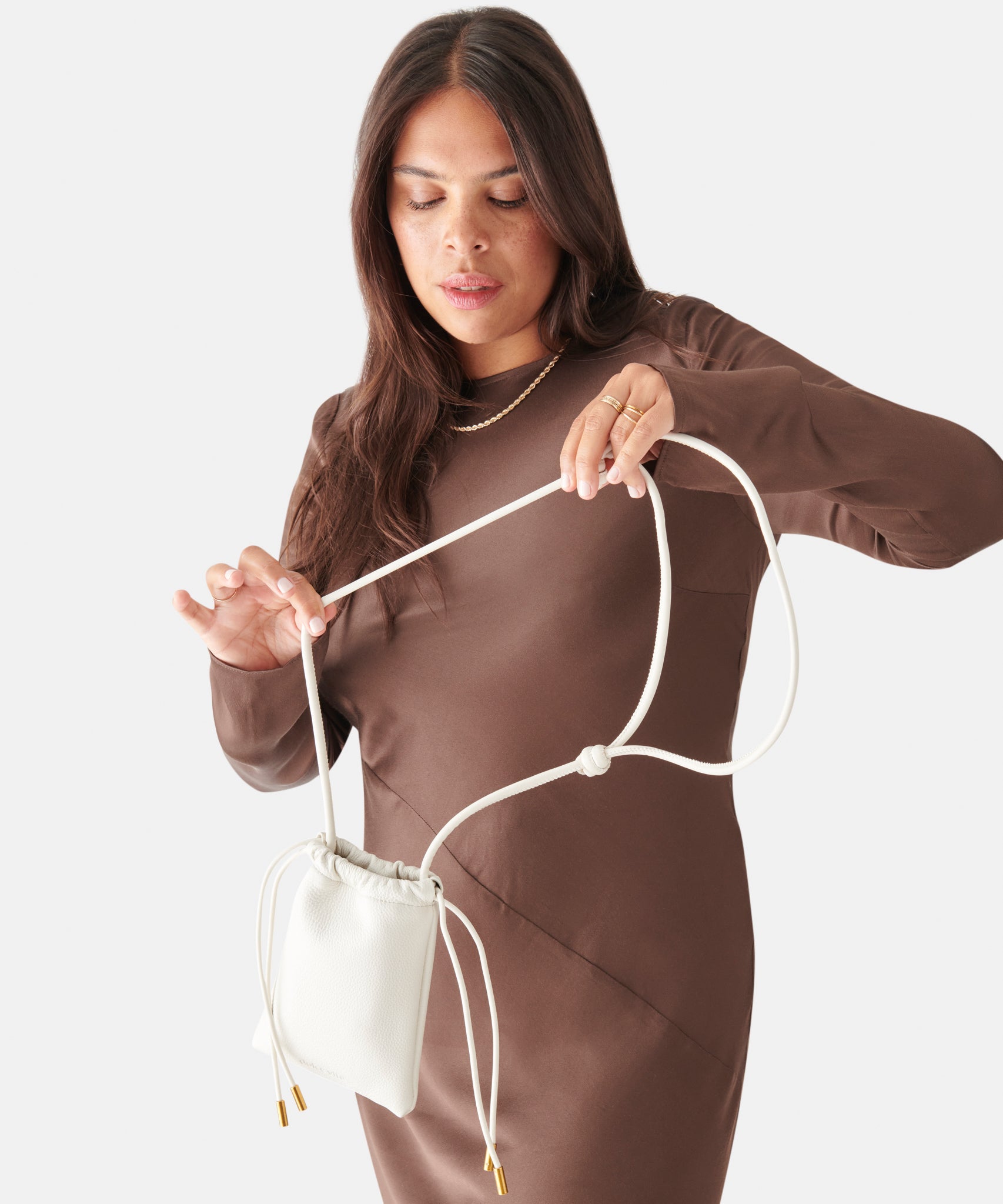 EVIE PHONE POUCH IVORY LEATHER - view 8
